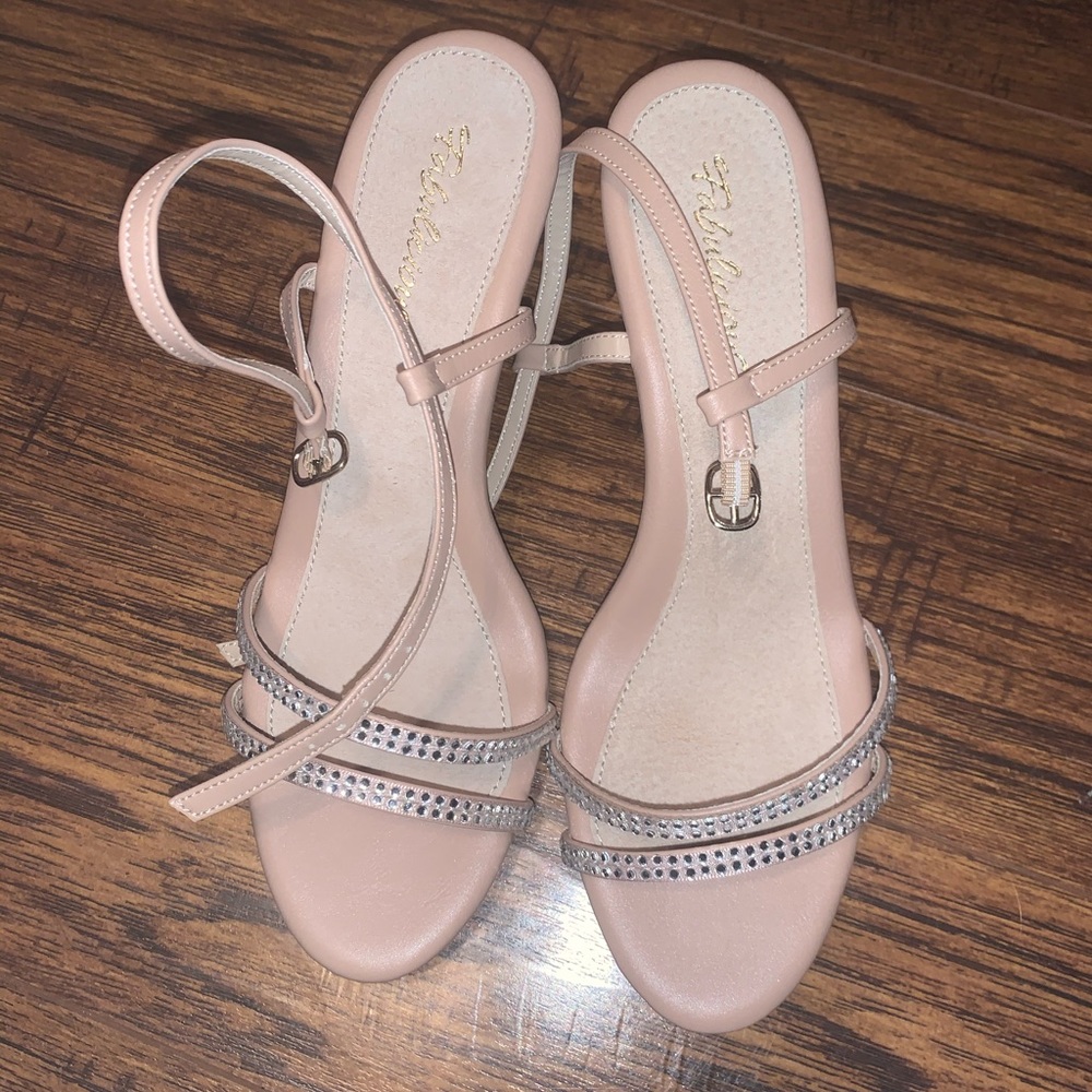 Fabulicious Women’s Belle-316 Ankle-Strap Sandal